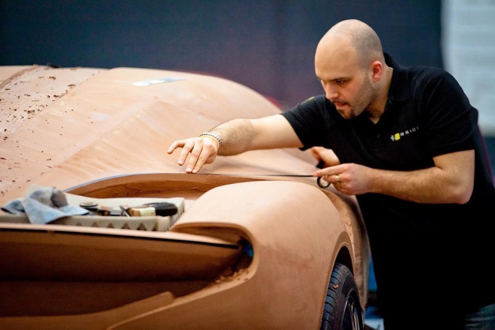 格鲁伯在法拉利时期的工作照 automobiliferrari