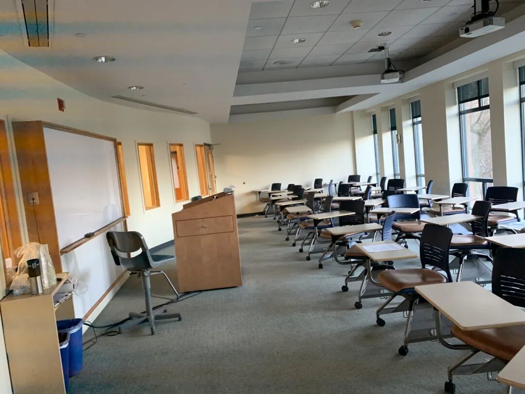 董娜学习婚姻家庭治疗的教室