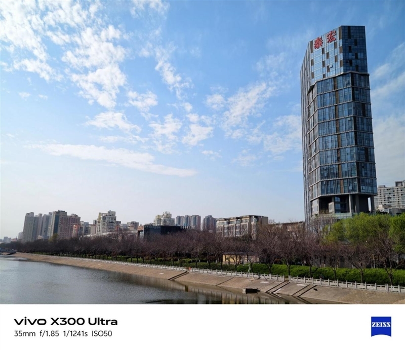 14-400mm终极全焦段!vivo X300 Ultra手机全面评测:依然是年度影像机皇