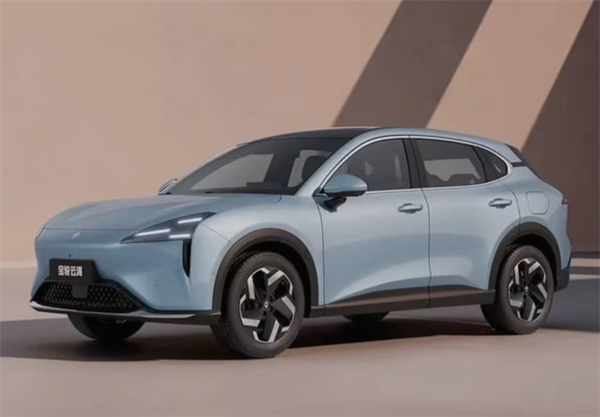 宝骏云海行驶中断电趴窝 屏幕提示3秒后关机！4S店：故障少见