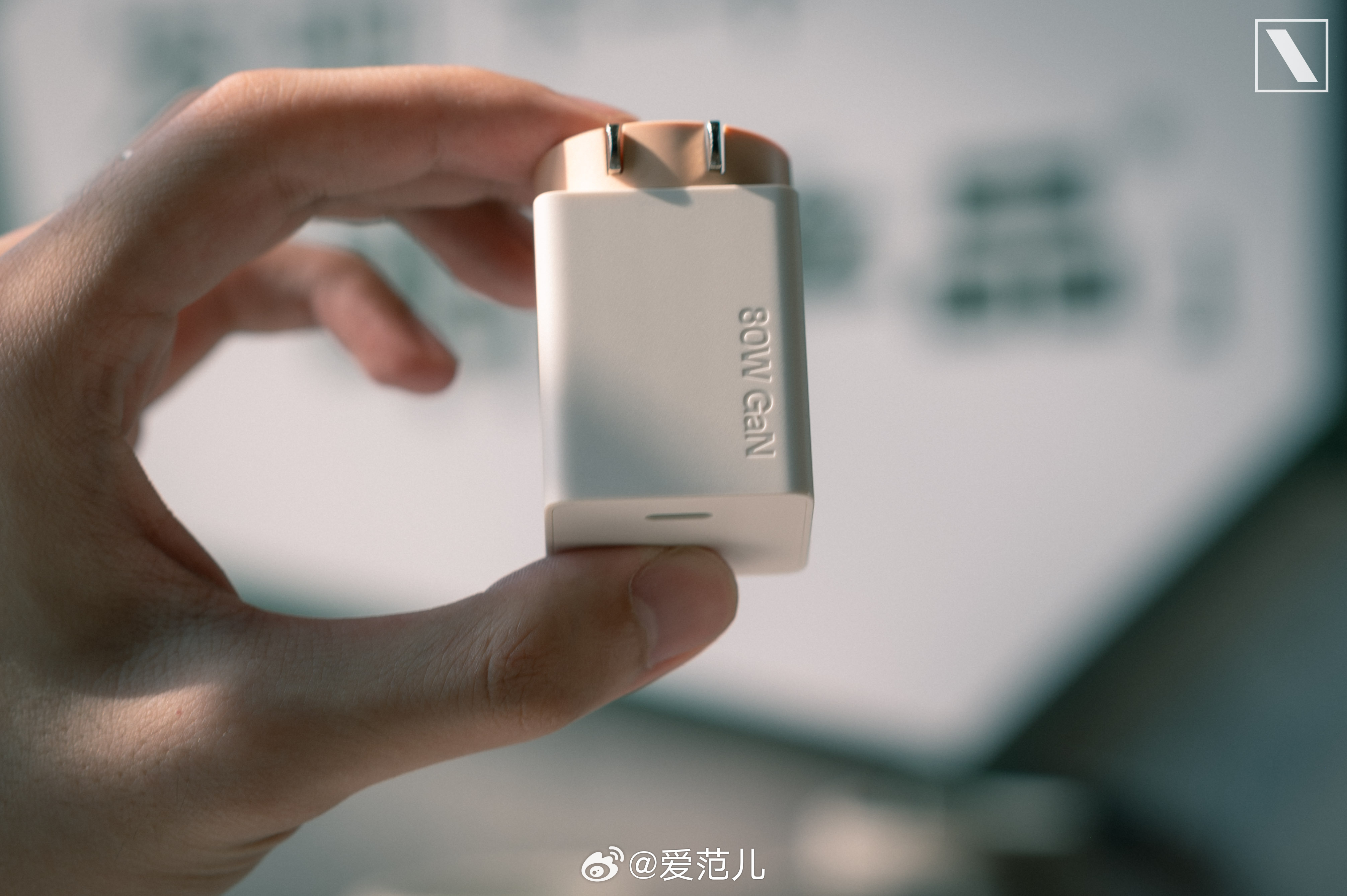 #爱范儿图赏#|#OPPO Find X10# 系列配件:拍得更远,