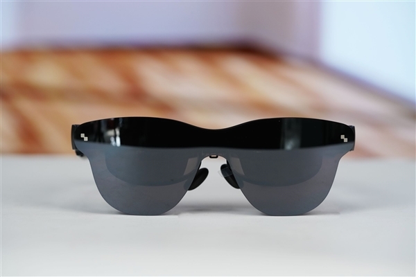 口袋里的135英寸HDR巨幕！雷鸟Air 4 Pro蝙蝠侠图赏