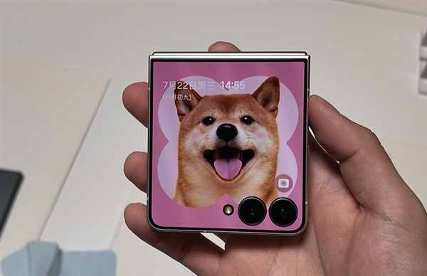 安卓首款阔折叠 三星Galaxy Z Fold8系列上手体验