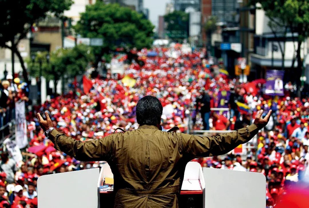 2013年4月9日,委内瑞拉总统候选人、代总统尼古拉斯·马杜罗在竞选活动中发表讲话。图/视觉中国