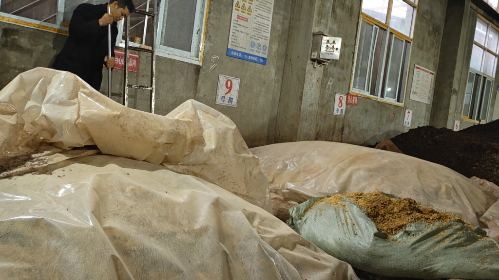 醉客酒业有限公司的生产车间。