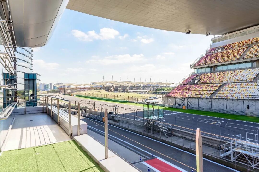 上海F1赛车场赛车道路 图/图虫创意