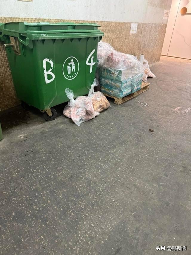 觀塘大廈有凍肉堆放在電梯口。(Threads)