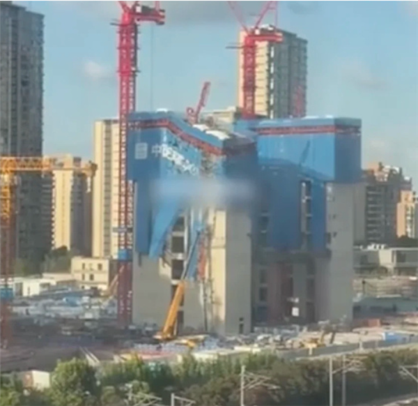 京东在建上海总部大楼疑歪斜 官方通报：主体结构无异常 无人员伤亡 涉事工地已停工