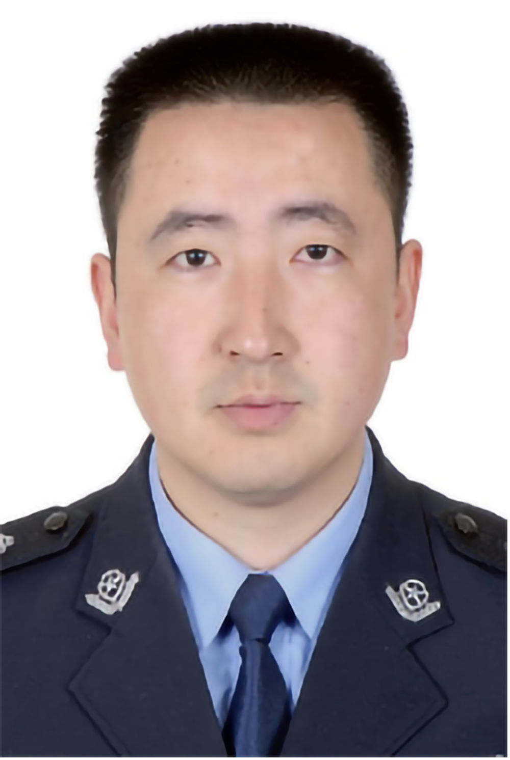 新疆乌鲁木齐市公安局达坂城区分局乌拉泊街道派出所原所长崔文亮(资料照片)。新华社发