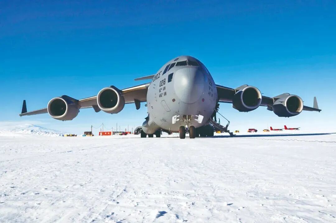 资料图:美国C-17A运输机(来源:中国国防报)