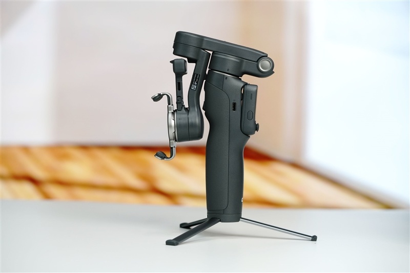 带屏遥控+10米远控！大疆Osmo Mobile 8P深度评测：单东说念主创作神器 稳拍新王