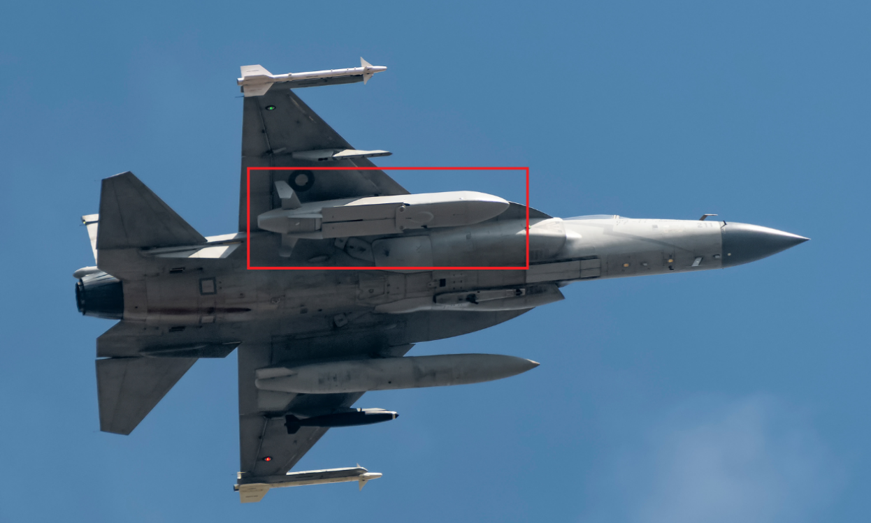 挂载空射核巡航导弹的“枭龙”,足以成为“穷国的战略轰炸机”