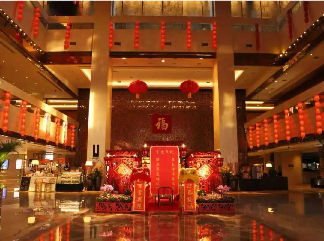 拒绝没苦硬吃,返乡年轻人春节挤爆酒店