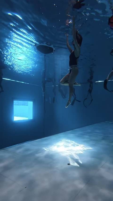 游客欲游泳遇水温过低