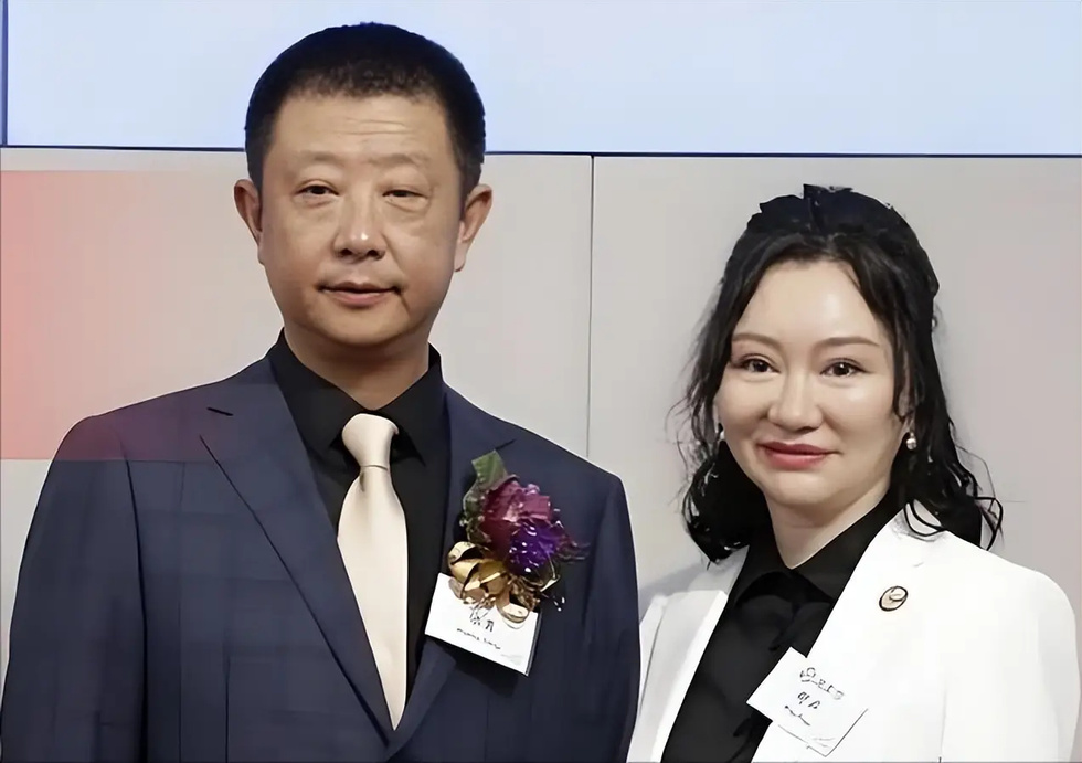 妻子刚套现张勇又向海底捞借钱【海底捞向创始人张勇授出1亿元贷款,其妻