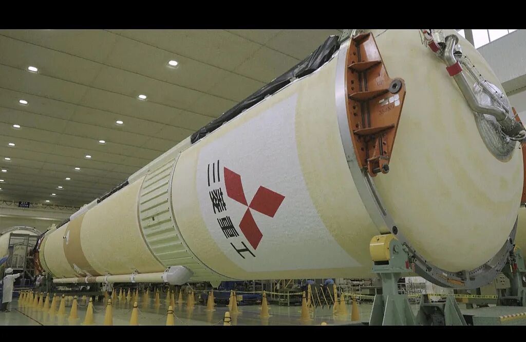 日本三菱重工飞岛工厂内的H2A火箭。(视觉中国)