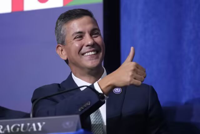 巴拉圭总统圣地亚哥·佩尼亚周四出席在美国和平研究所举行的和平委员会会议。