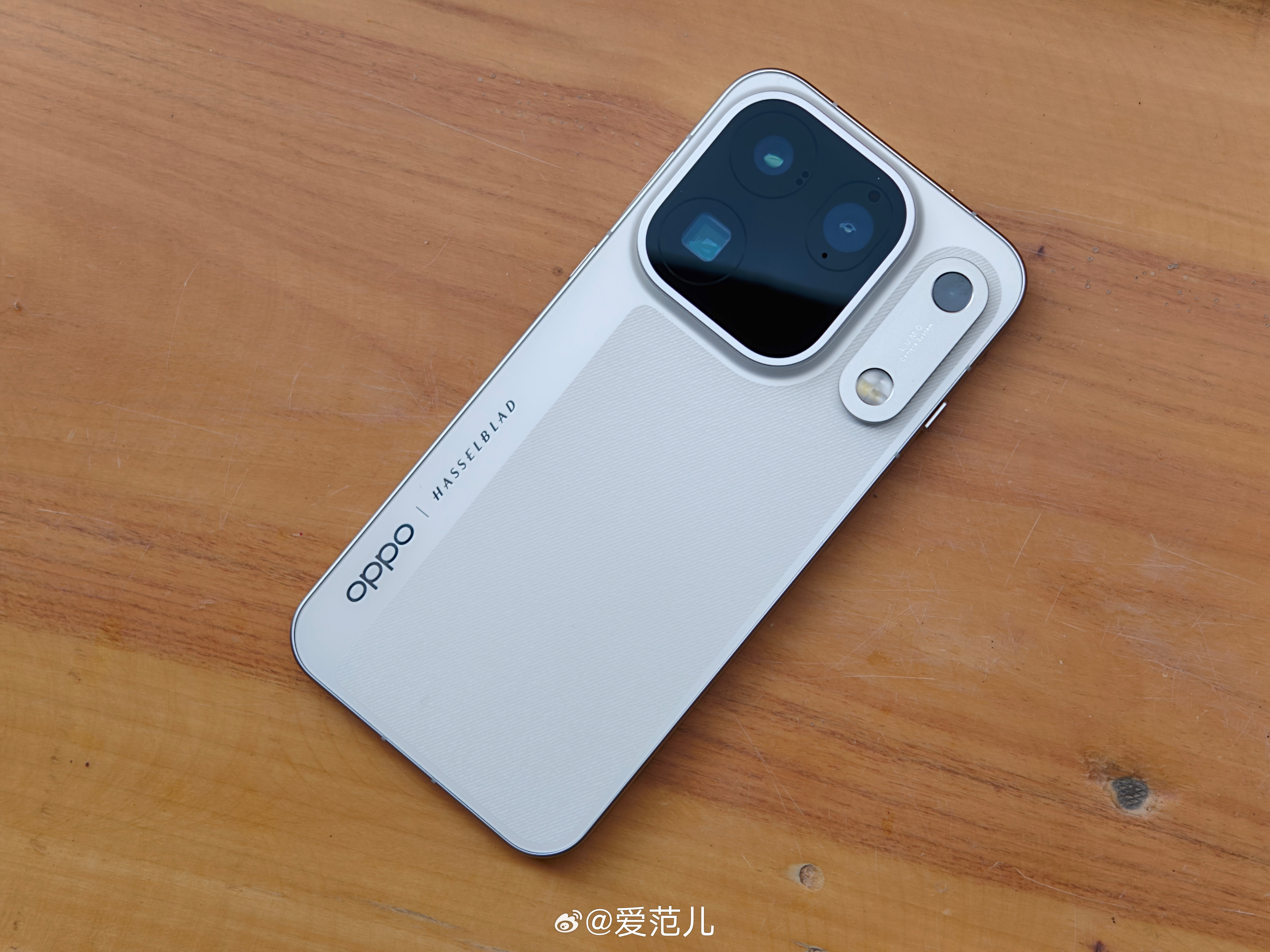 #爱范儿图赏#|#OPPO Find X10# 系列:冰川映蓝,月色