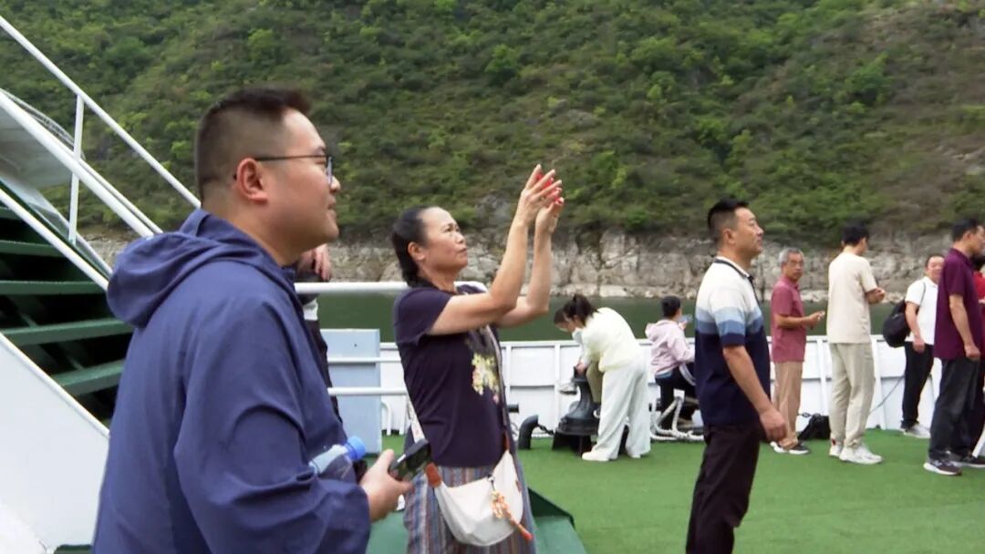 游客打卡拍照1.jpg
