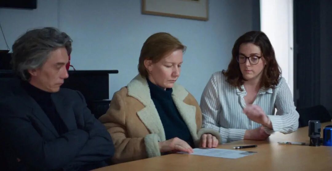 《坠落的审判》