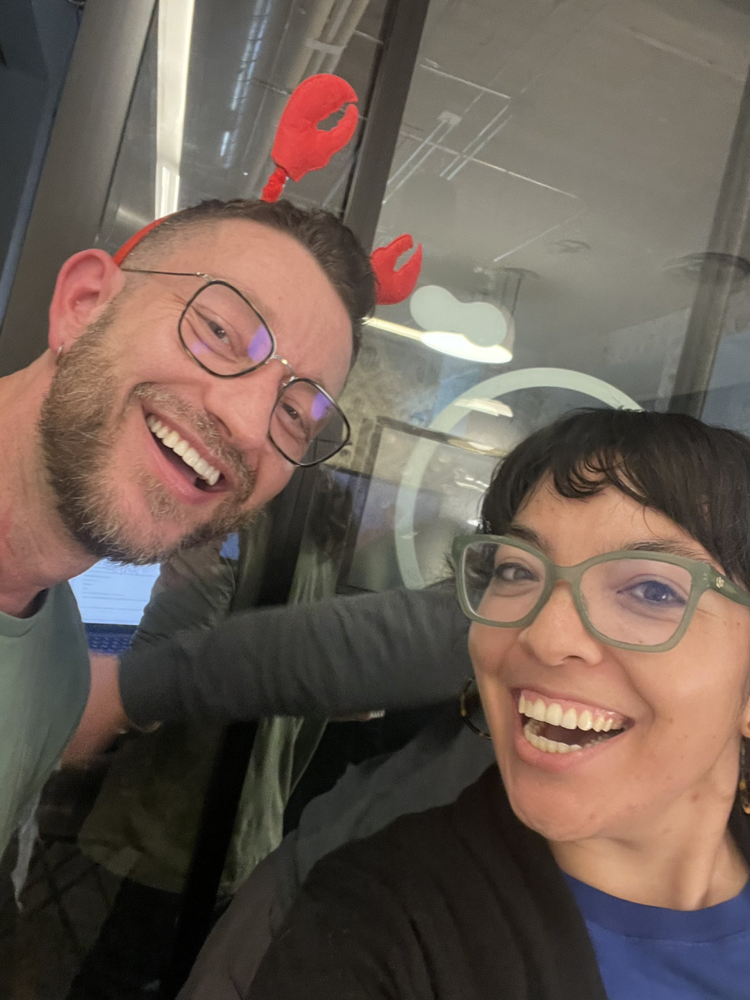 OpenClaw全球首聚,千人挤爆旧金山!龙虾头机器人现场乱逛太炸裂