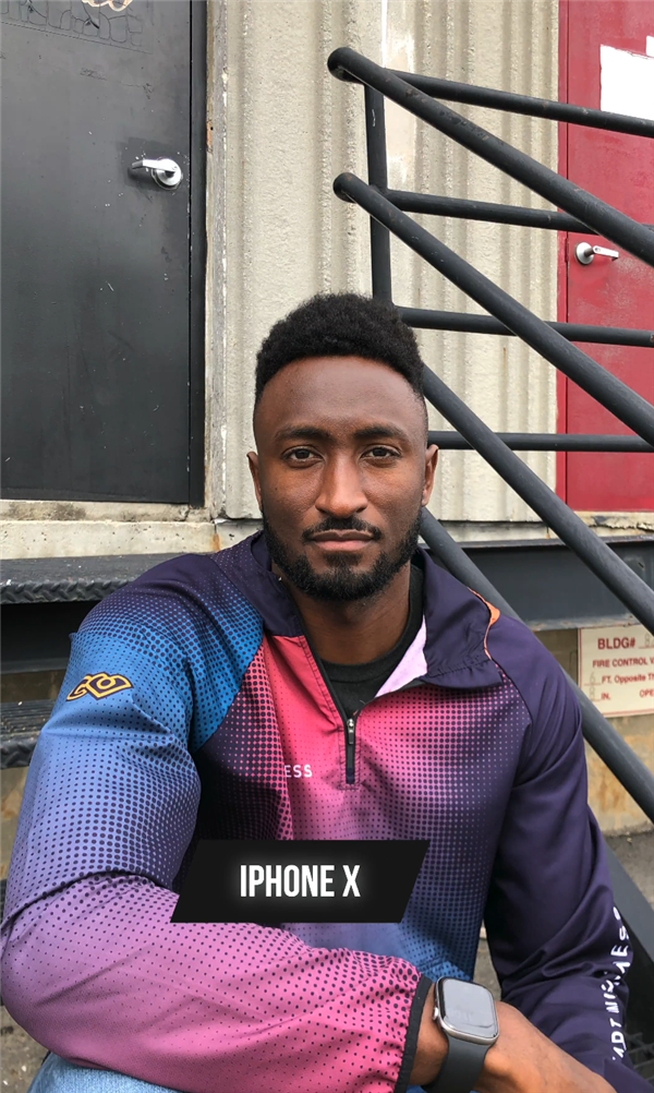 看懵了！初代iPhone到iPhone 17自拍对比 网友吐槽几乎一样