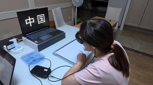 灵灵在训练中