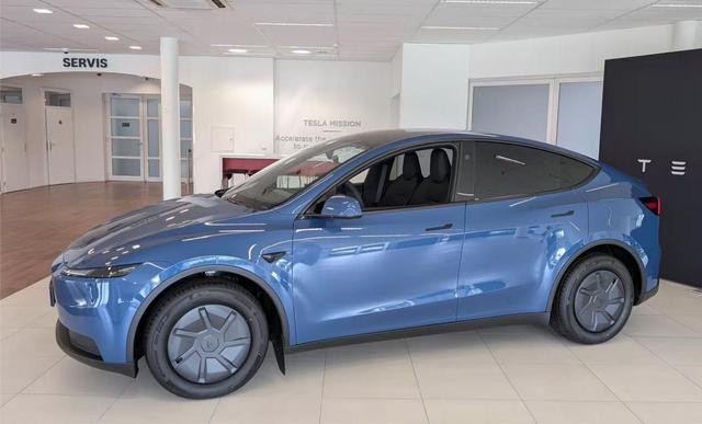 网传“廉价版”Model Y 18.99万起：彻底绑定FSD，马斯克敢豪赌吗？