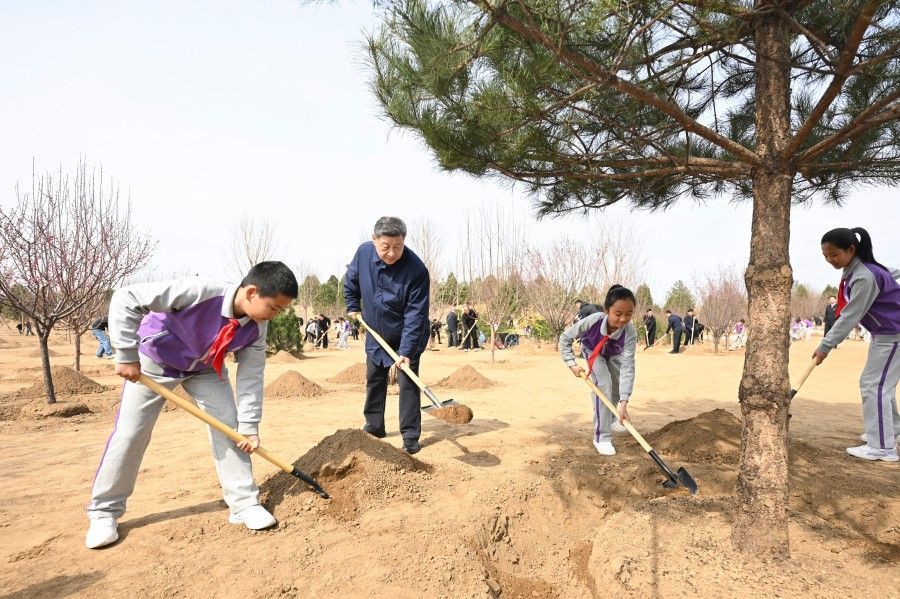 2026年3月30日,习近平总书记来到北京市昌平区百善镇参加首都义务植树活动。新华社记者 燕雁 摄