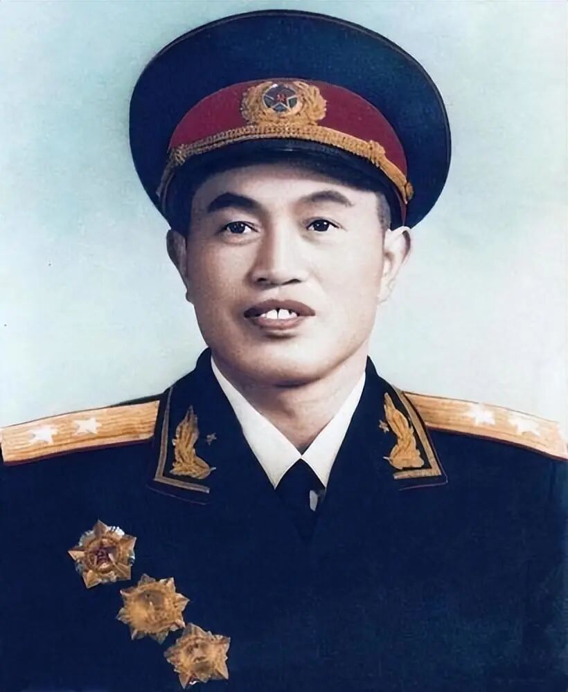 建国中将皮定均