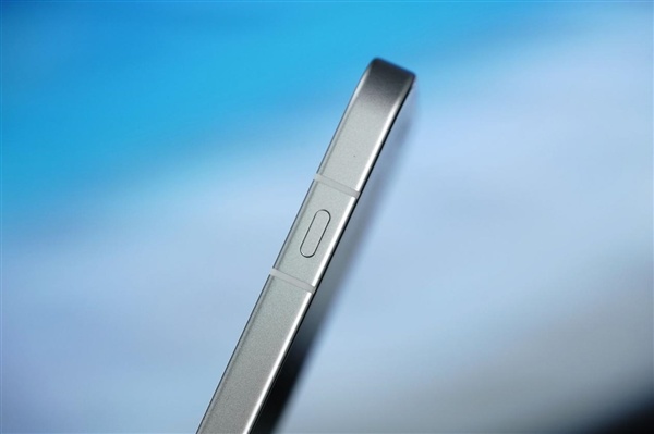 首创3D冰透悬浮！OPPO Reno16图赏