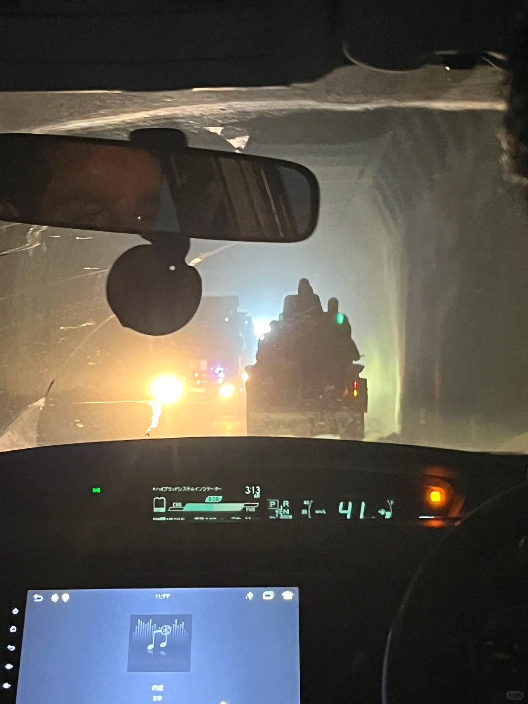 小玉前往机场,离开阿富汗的路上。(图/受访者提供)