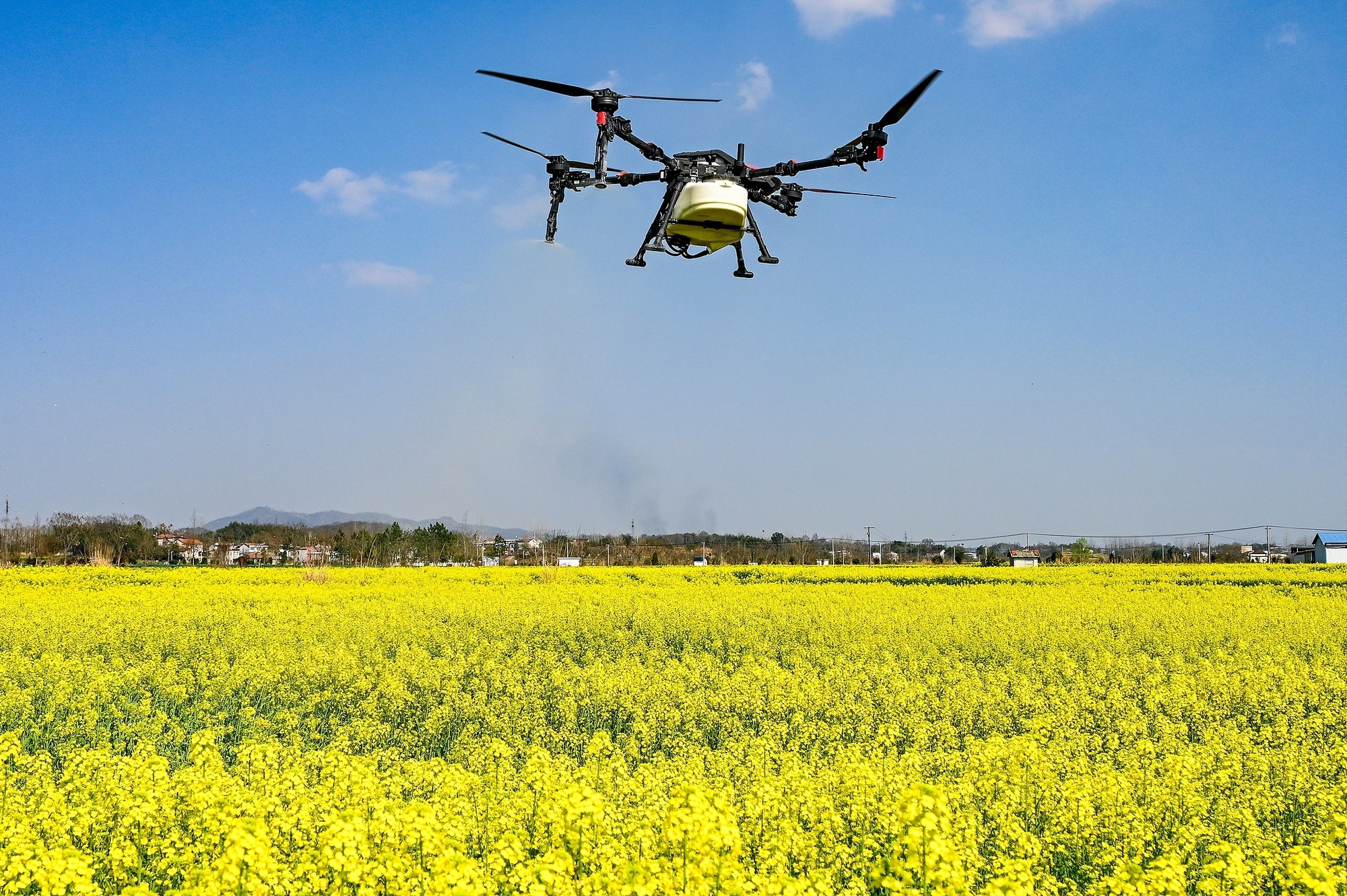 （农机具“上云”共享，实现智能调度）