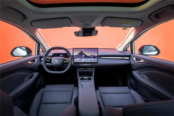 限时补贴价6.58万元起!2026款上汽MG4上市:同级唯一半固态电池