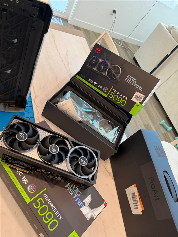 少见的良心售后!7万元RTX 5090风扇故障:厂商不退款直接修