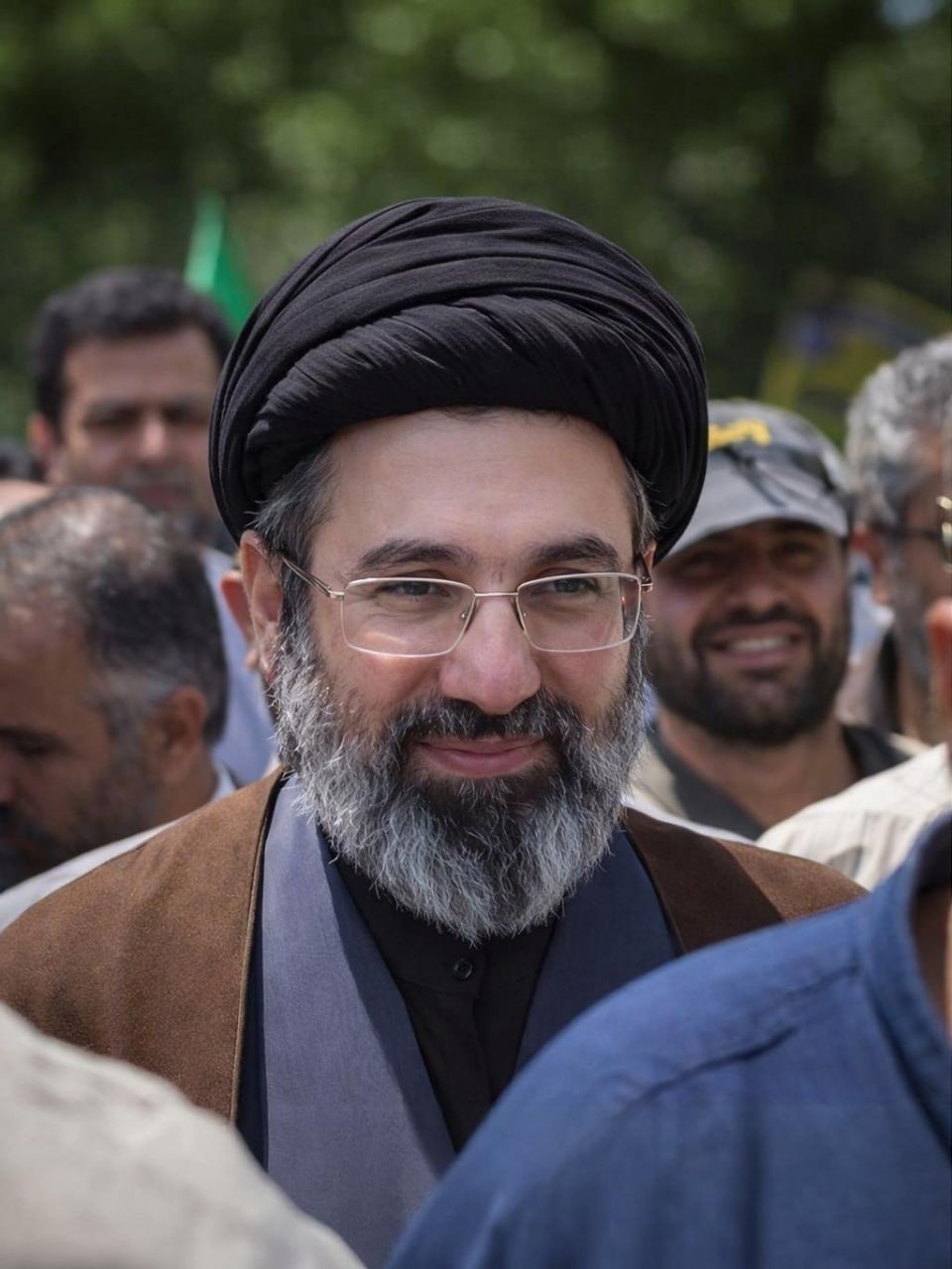 △伊朗最高领袖穆杰塔巴·哈梅内伊12日在社交媒体发布的个人照片