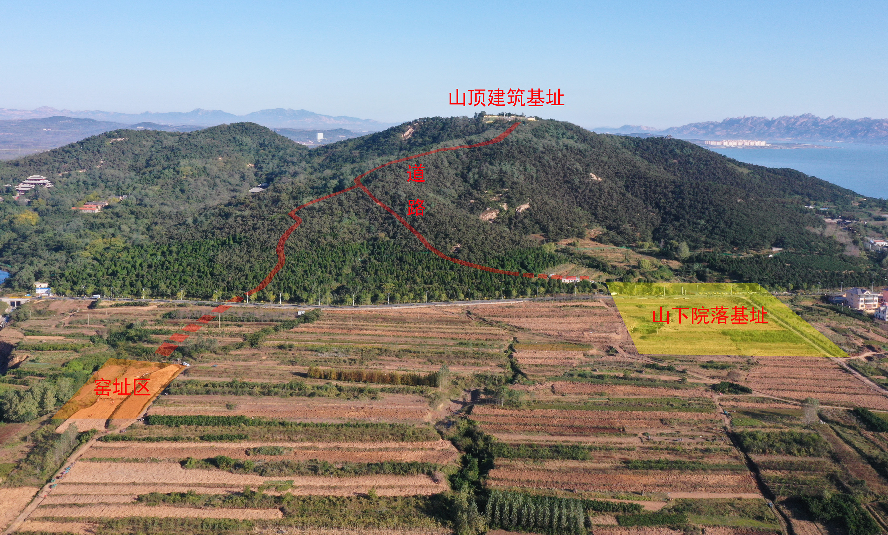 山东青岛琅琊台遗址山顶建筑与山下院落、窑址区位置示意图。新华社发