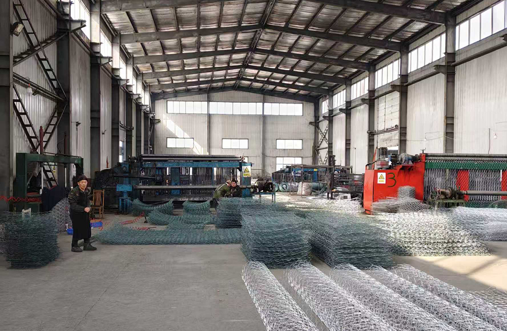 抚顺博田丝网制品有限公司生产车间