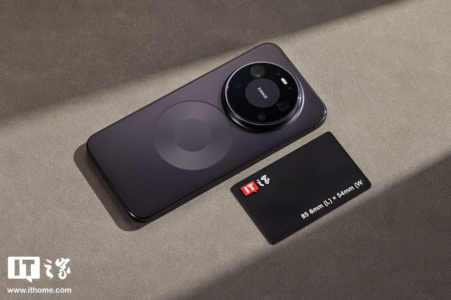 ▲ IT之家开箱:华为 Mate 80 Pro Max 风驰版图赏