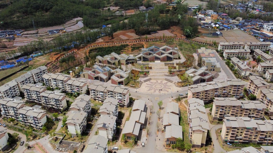 四川省凉山州昭觉县沐恩邸社区（2025年4月19日摄，无人机照片）。新华社记者 尹恒 摄