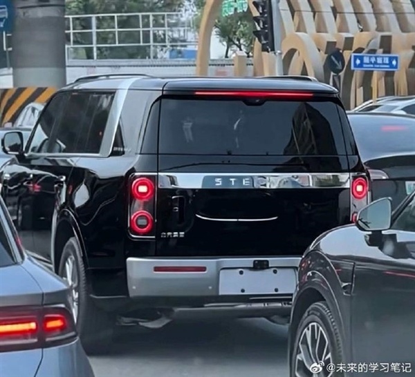 享界MPV新车路试谍照再曝:支持后轮转向 量产倒计时