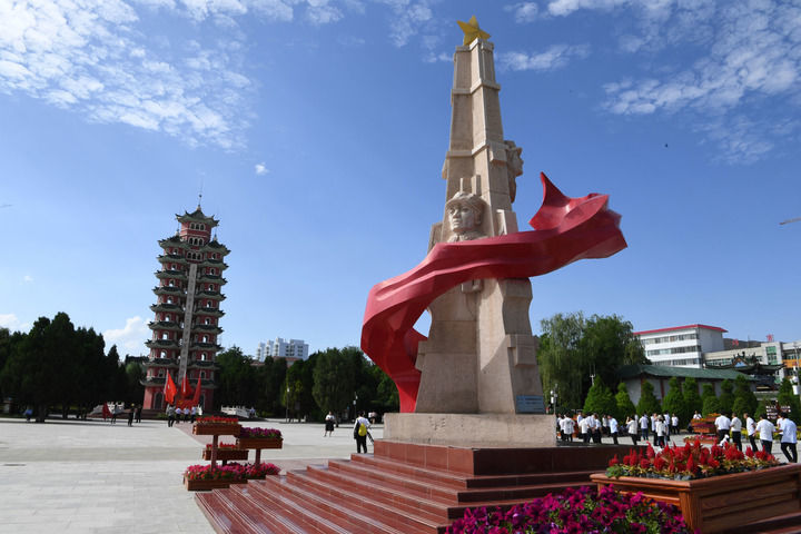 ����2019��7��22���ڸ�������غ��������ʦ��ַ����ĵ��ܺͻ�ʦ���������»������ ���� ��