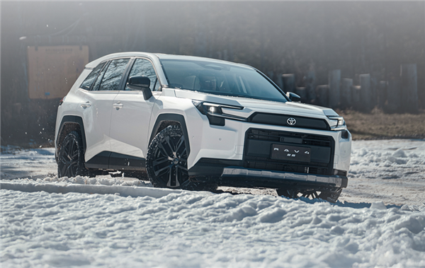 买油车的好时候!一汽丰田荣放双擎版大放价:限时仅15.18万