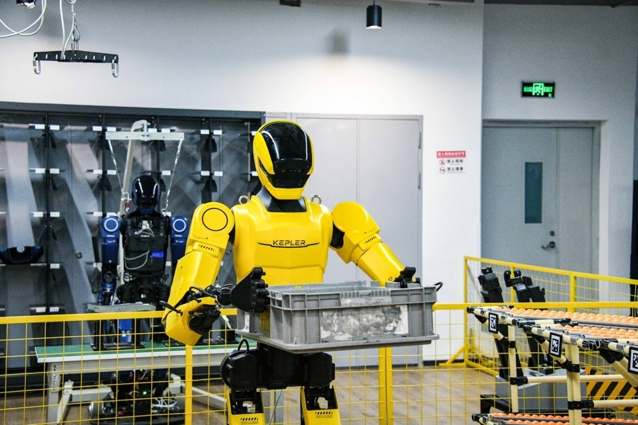 图为开普勒K2“大黄蜂”工业级机器人。文汇报记者邢千里摄