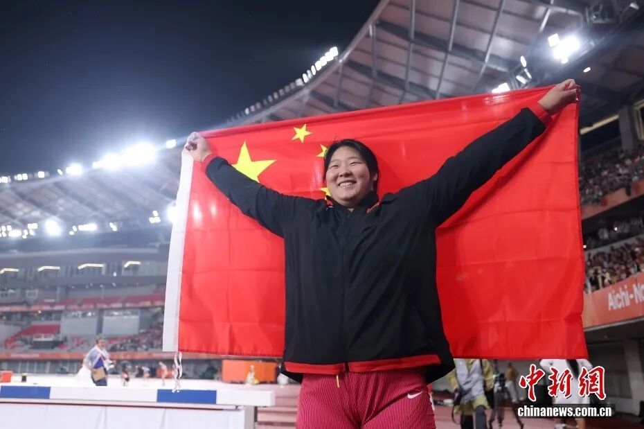 当地时间9月27日,在2026爱知·名古屋亚运会田径女子标枪决赛中,中国选手严子怡以70米46摘得金牌。中新社记者 富田 摄
