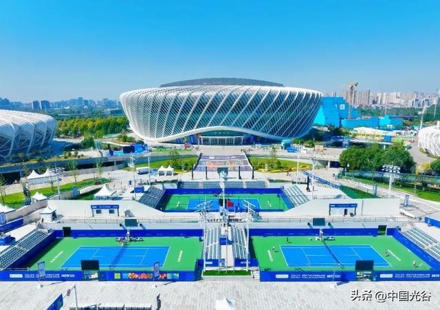 光谷国际网球中心已建成投用C2、C3、C4三片室外网球场