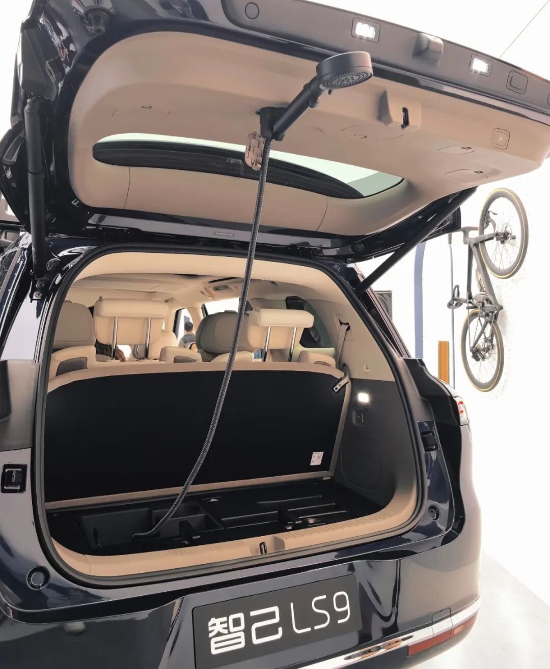 极狐车主,为何在车上做理疗?