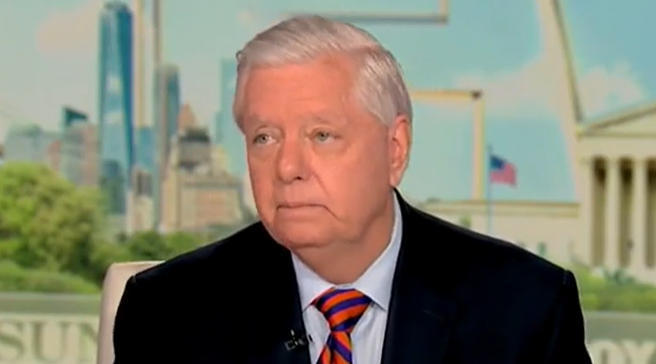 格雷厄姆22日上节目饱读舞拿下哈尔克岛 视频截图