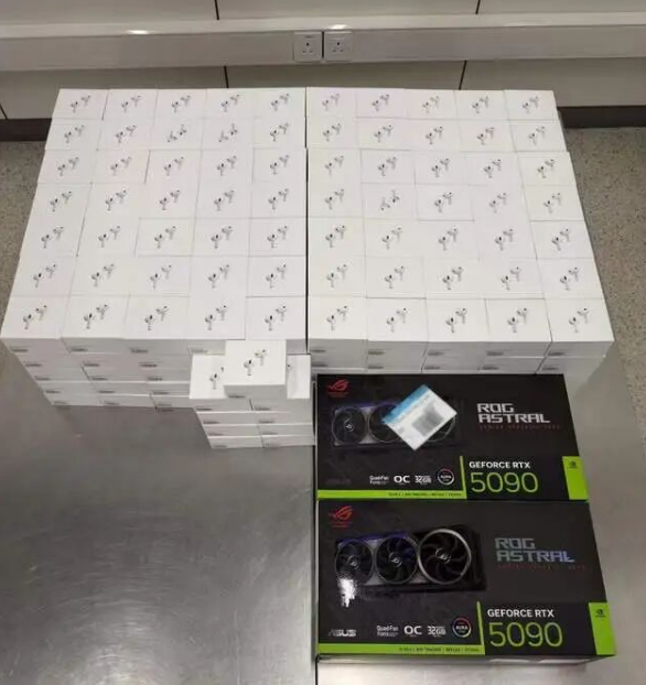 RTX 5090成走私新宠!海关一周截获12起:有人把内存条粘腿上闯关