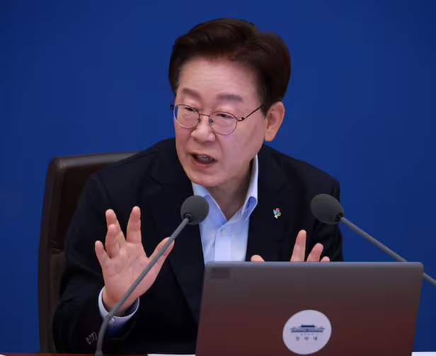 当地时期6月23日，韩国总统李在明召开内阁会议。 韩联社